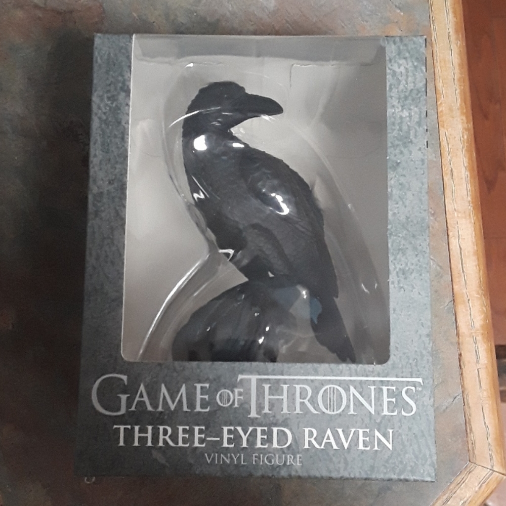 Game of thrones three eyed raven vinyl figure